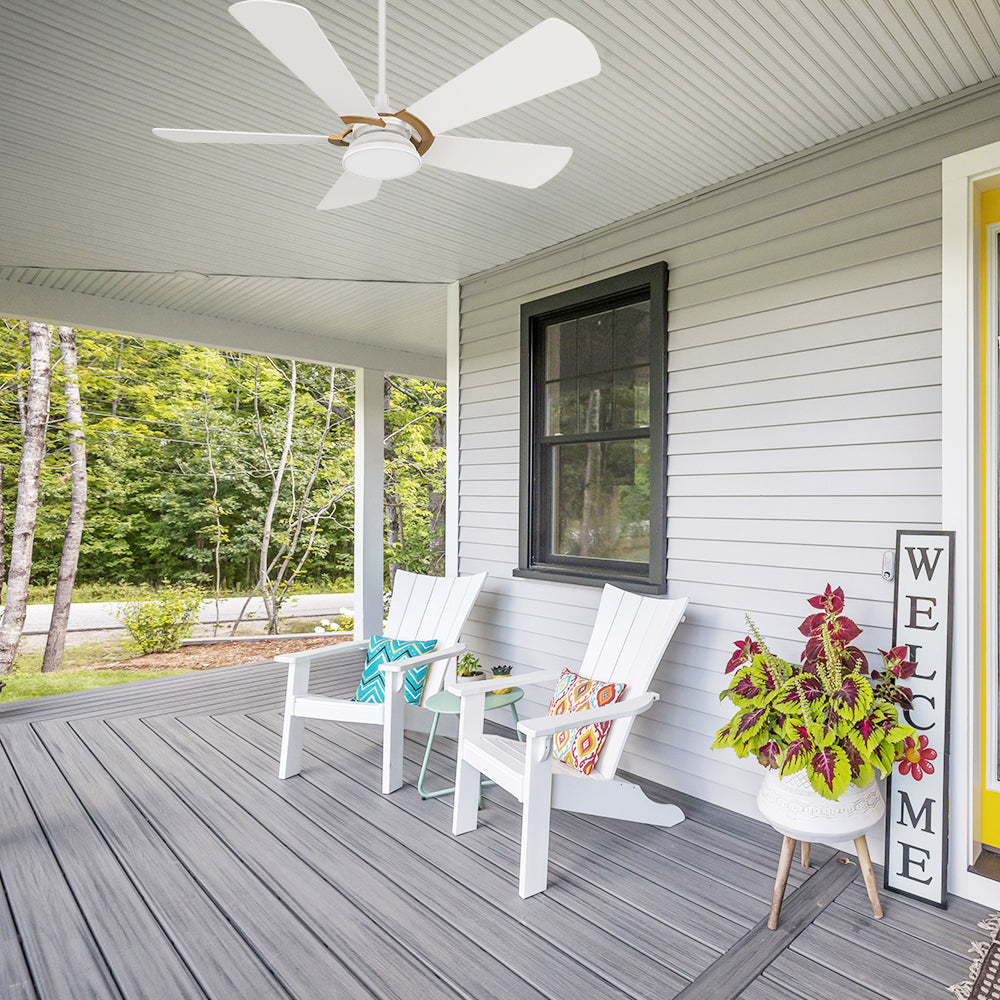 This smafan wet-rated outdoor ceiling fan in white features a 52-inch blade span and a remote control for easy operation in any weather.