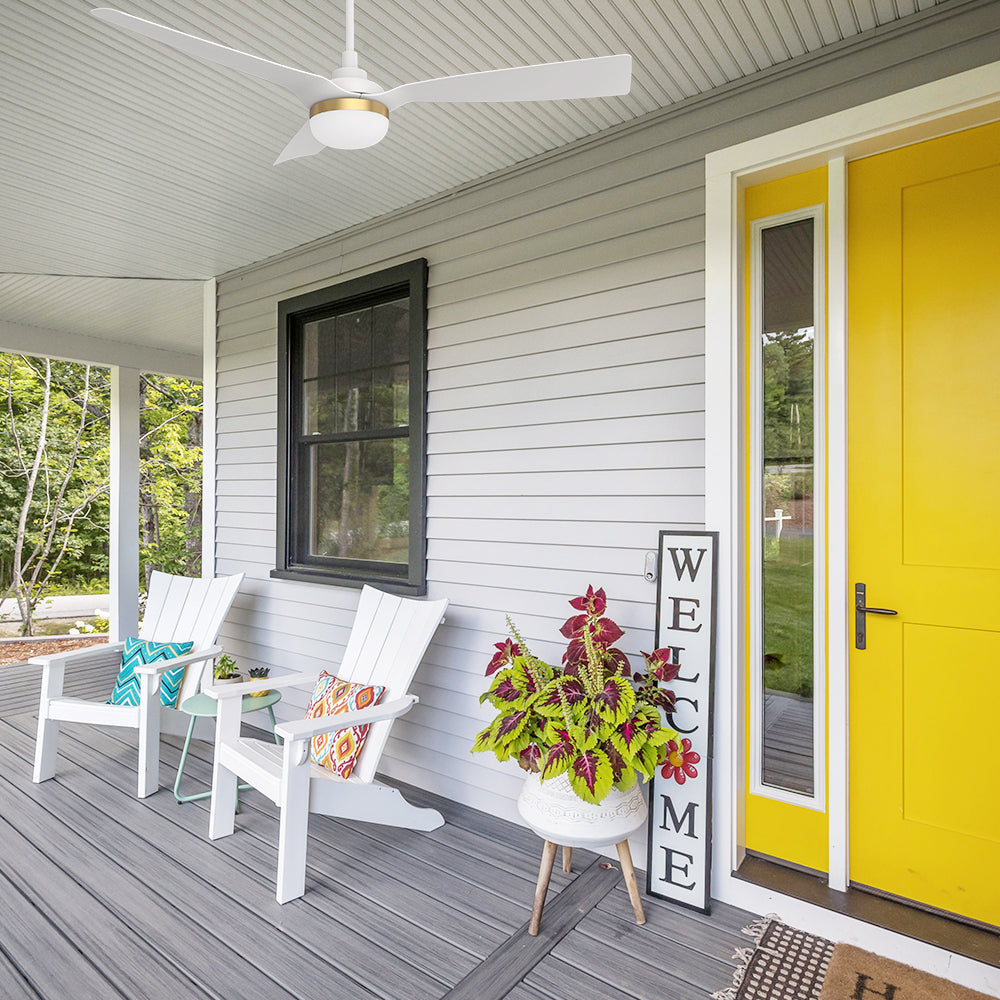 "With a contemporary design and remote control operation, this Visalia 52-inch outdoor ceiling fan is a sleek addition to any outdoor coverd space. "