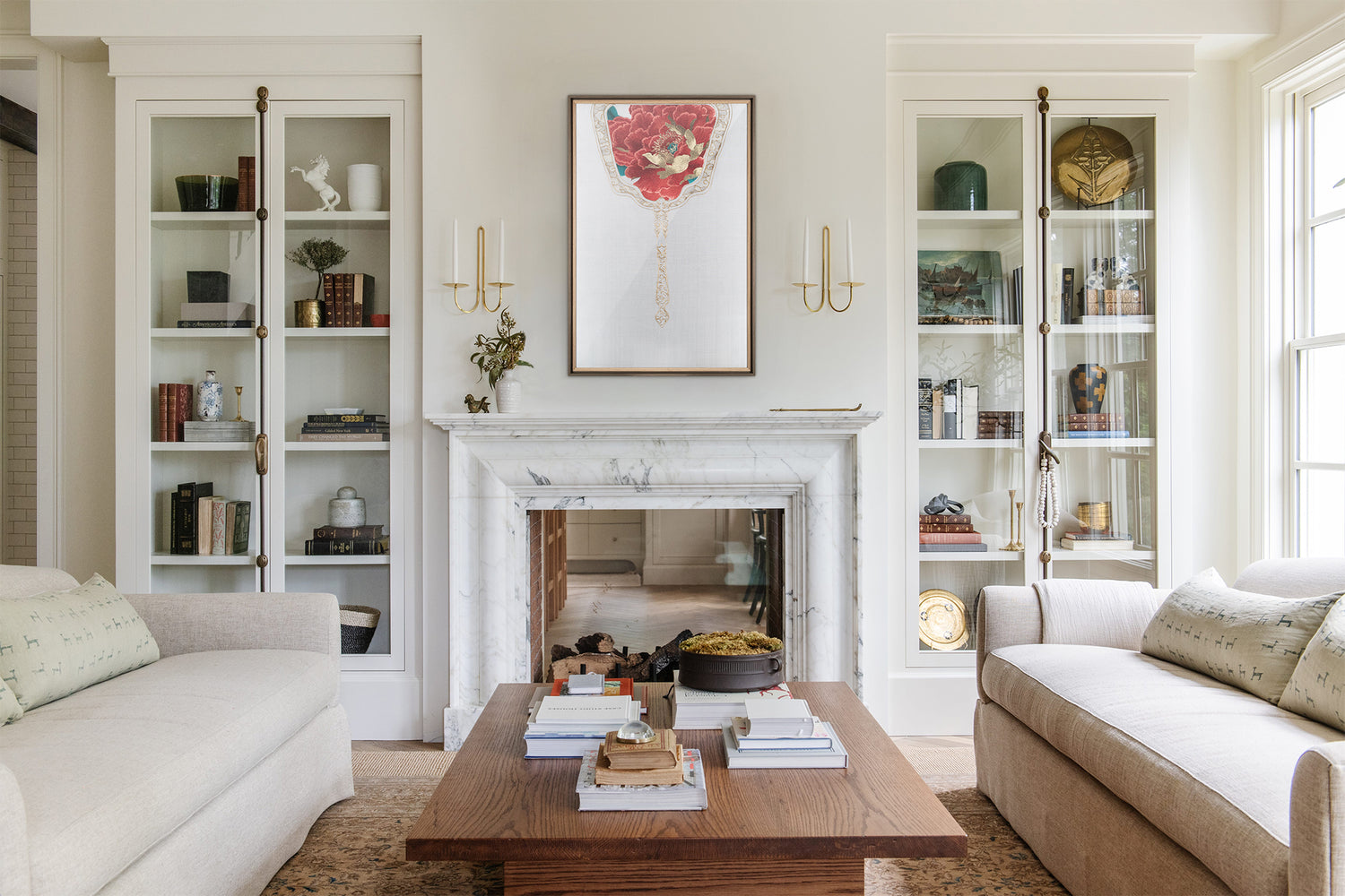 This piece of imperial fan embroidery art with white background, with beige living room decoration style, appears very modern decoration.