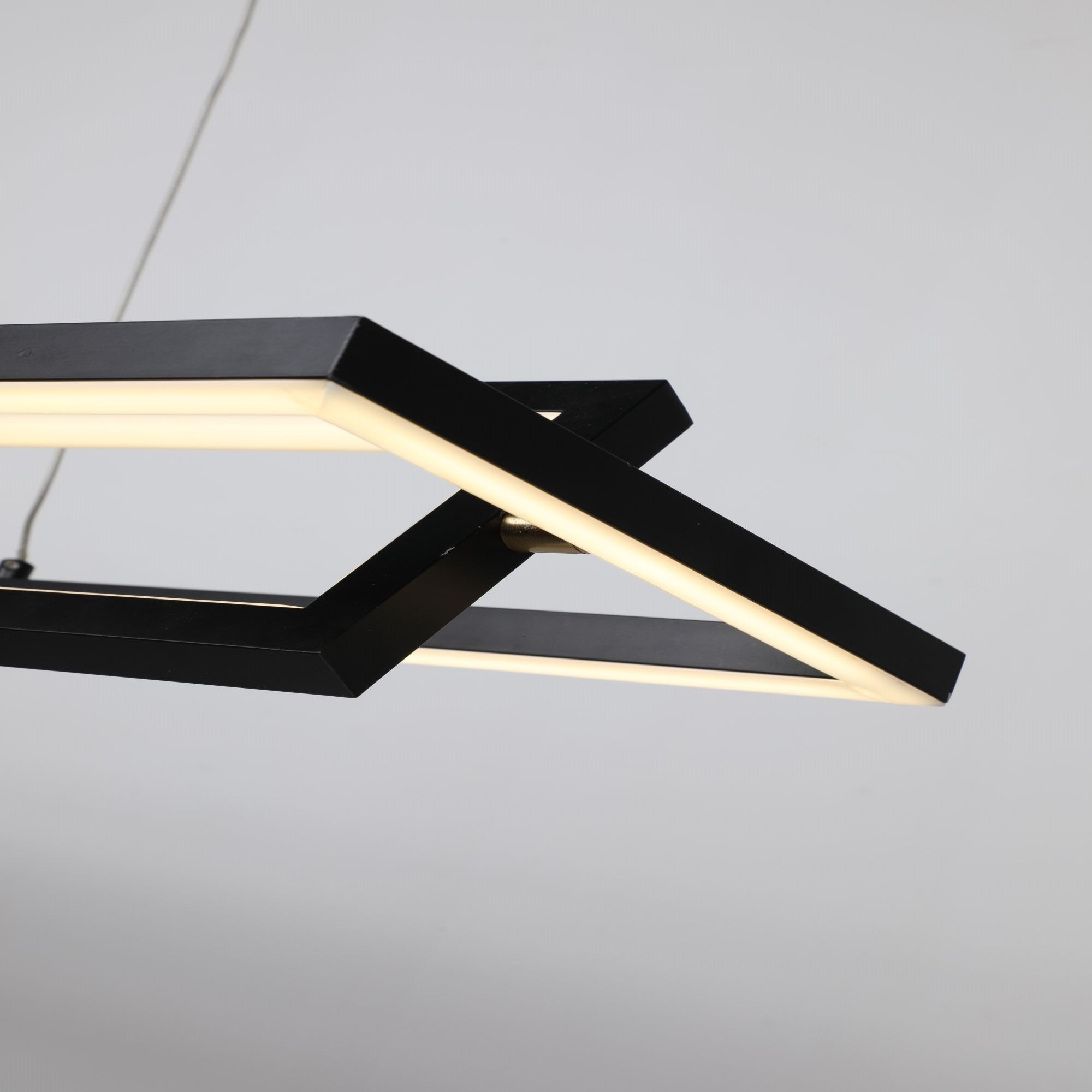 Smafan Bristol Contemporary America Modern/Industrial/Vintage LED Rectangle Pendant Light,this black light LED hanginig light with geometric integrated into the design,using two simple rectangles to outline the spiritual space,everywhere has a simple and extraordinary fashion sense.It is a good decor to your house by this rectangle pendant light fixture.It is specially designed to have a universal head,the frame can be folded and can be rotated 360°.