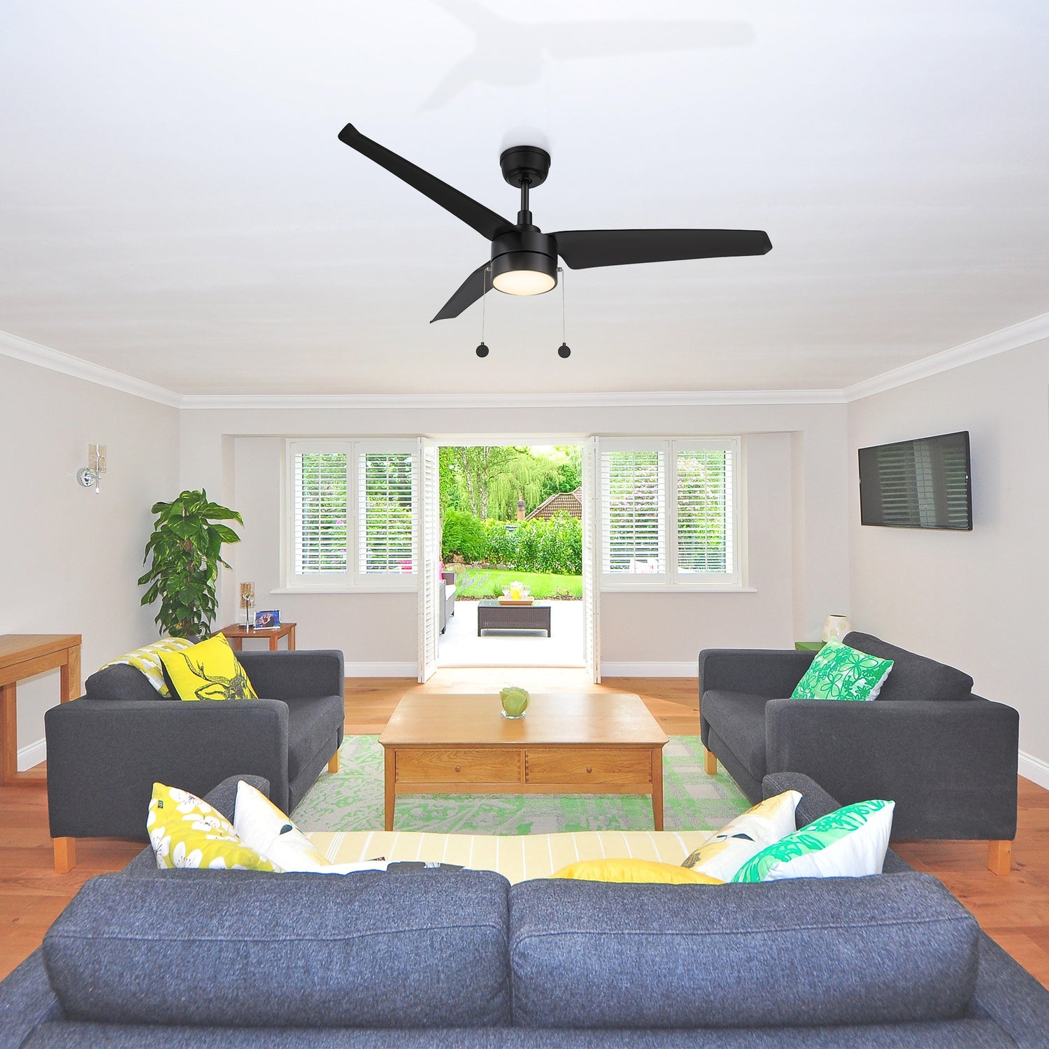 A pure black exterior, elegant ABS blades, and a charming LED light cover come together to create the classic Venteto 52 inch pull-chain ceiling fan with light.