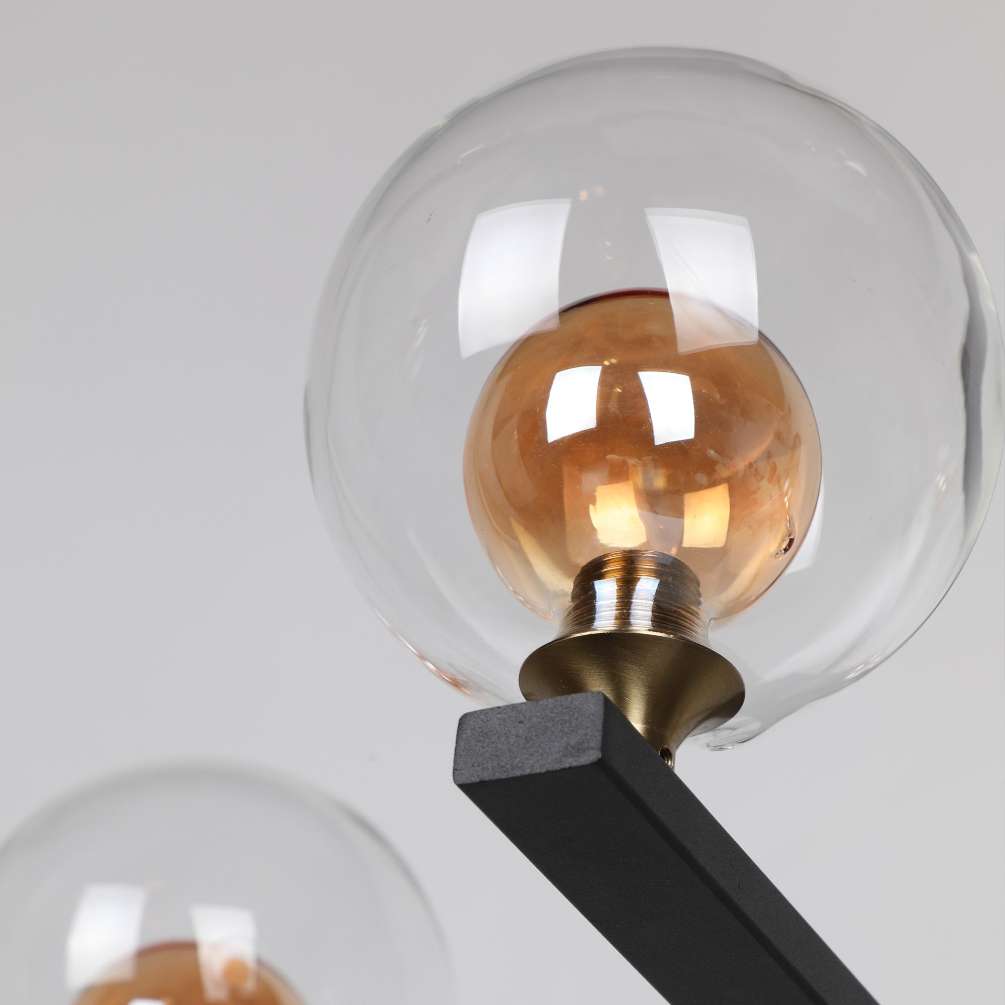 Smafan Ravenna Amber Glass Shade LED Pendnat Light shows with gentle illumination,offers an updated contemporary décor.This masterful light fixture come with four amber glass shades that will add a sparking beautiful light to your home.It shows the art of the light and the definition of beauty.Smooth modeling design gives a comfortable appearance of beauty.