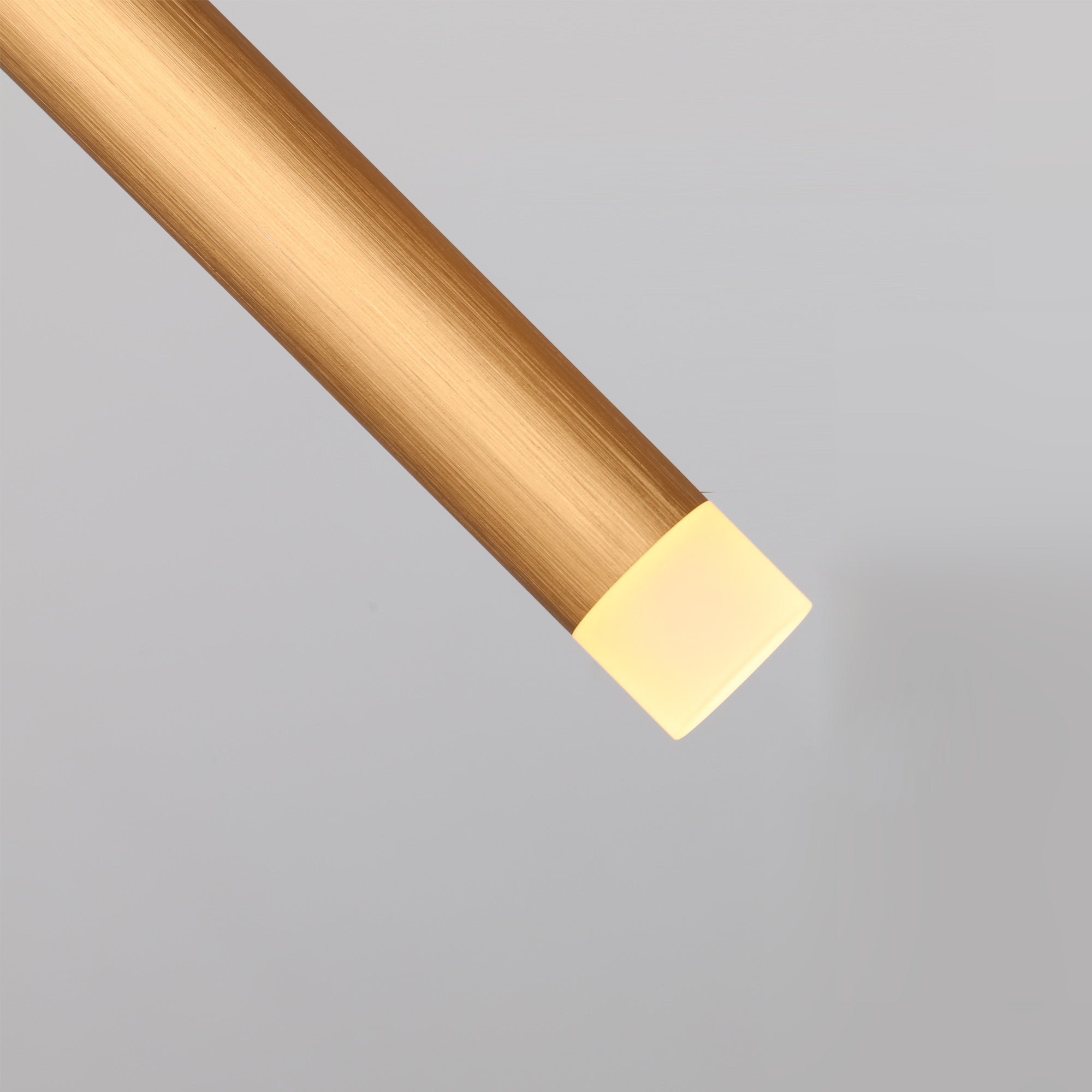 Smafan Seville Brushed Gold Simple Decoration Hanging Kitchen LED Pendant Light brings a clean and simple design.Descending from a single hanging cord,simply streamlined-design pendant light fully demonstrates the art and beauty of simpleness.This pendant showcases a balance of materials and a stylish glow to bring some contemporary flair to its surroundings.