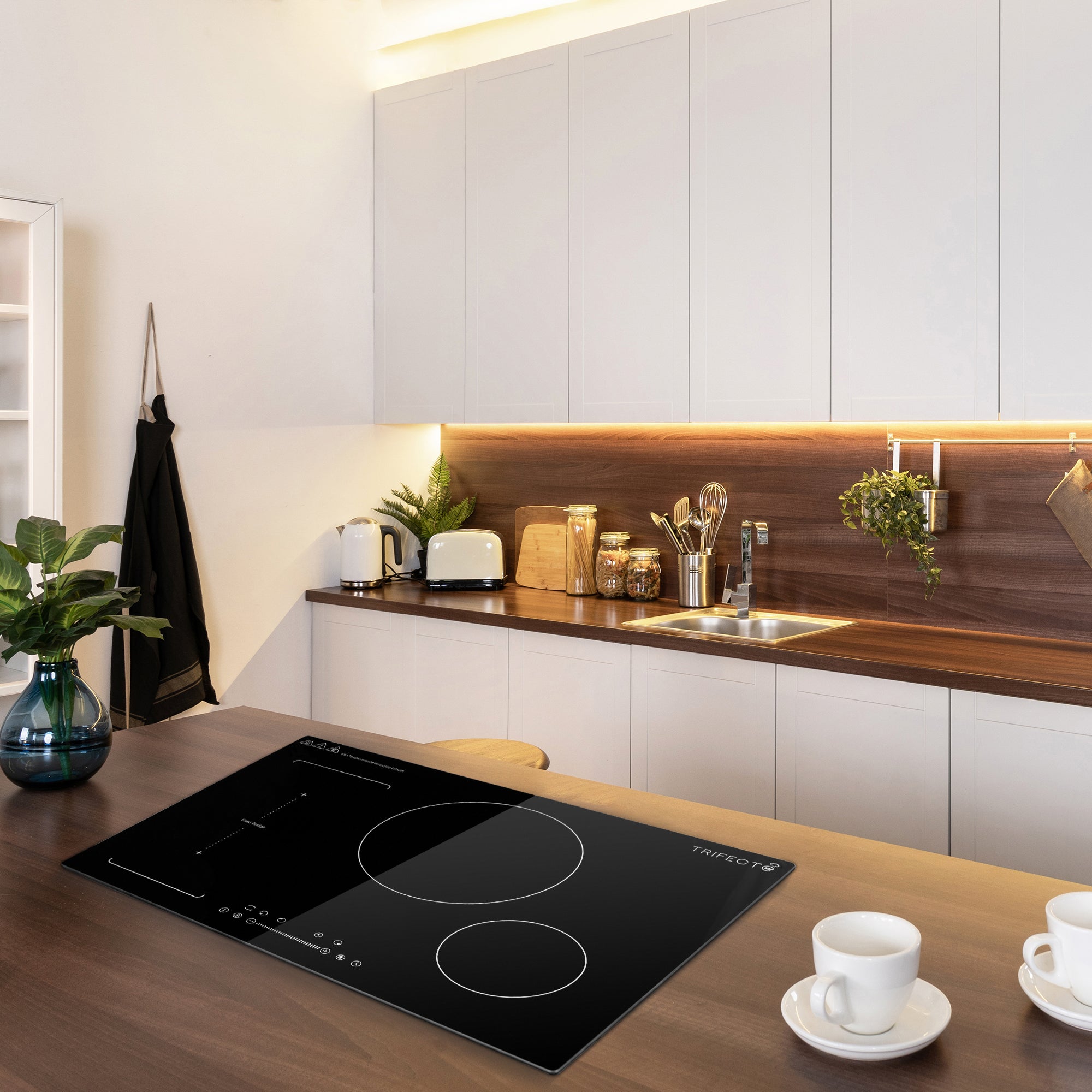 The 30-inch built-in induction cooker matches with wood grain kitchen top makes the kitchen interior design more idyllic