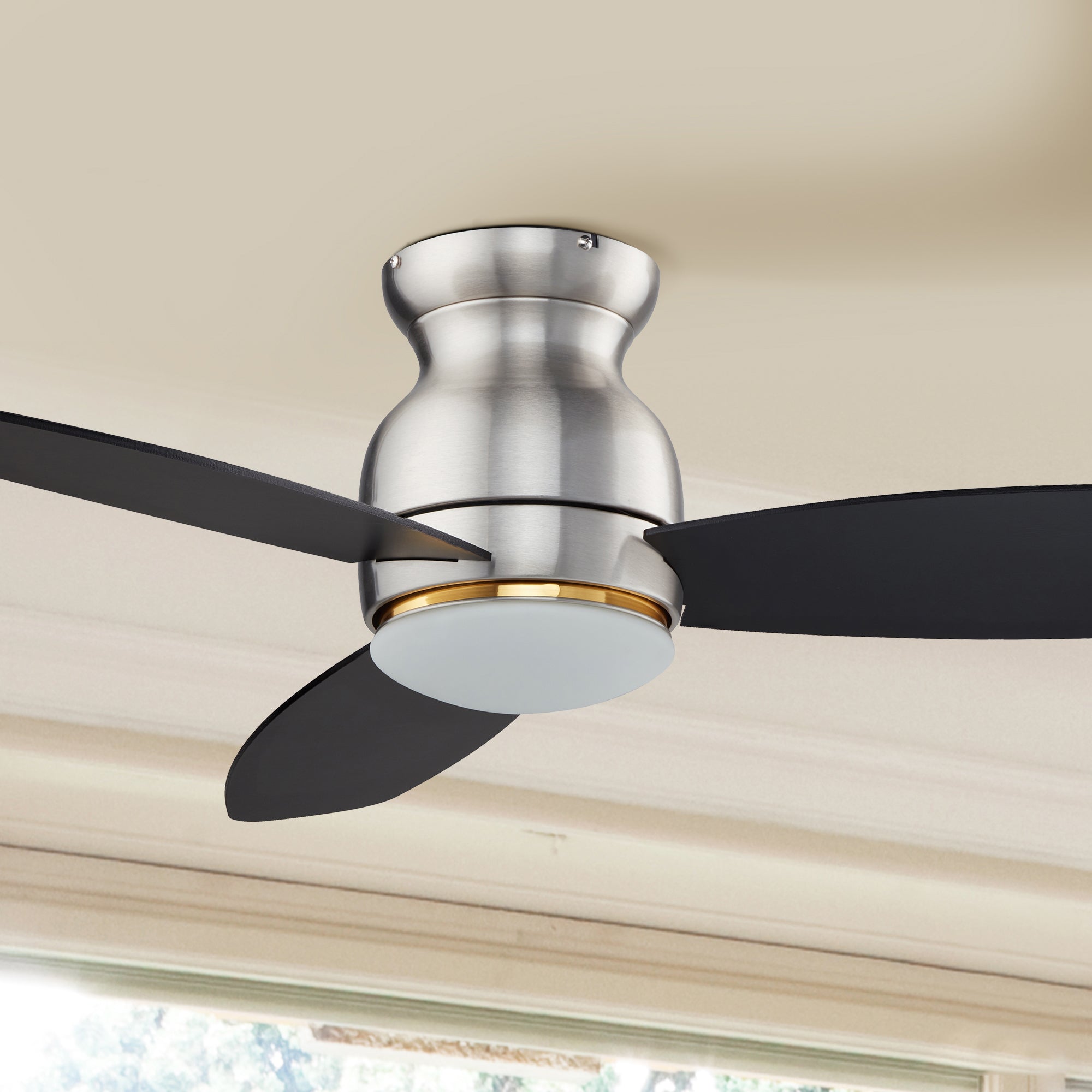 Smafan 52 inch Trendsetter smart ceiling fan designed with silver and black finish, elegant Plywood blades and integrated 4000K LED daylight. #color_black