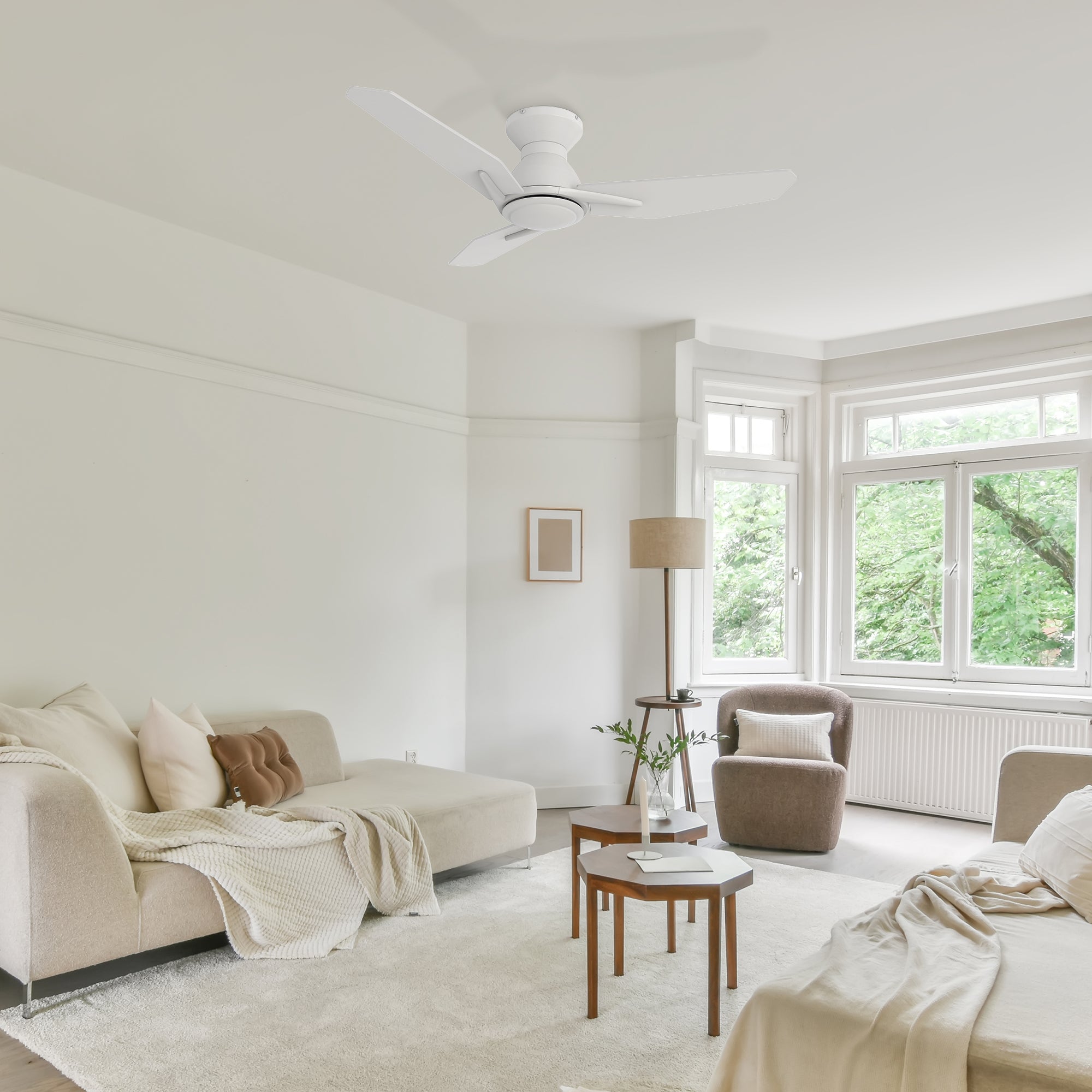 Flush mount ceiling fan with remote 44 inch, featuring a white finish design that complements modern living rooms. This indoor ceiling fan is also suitable for small room sizes. 