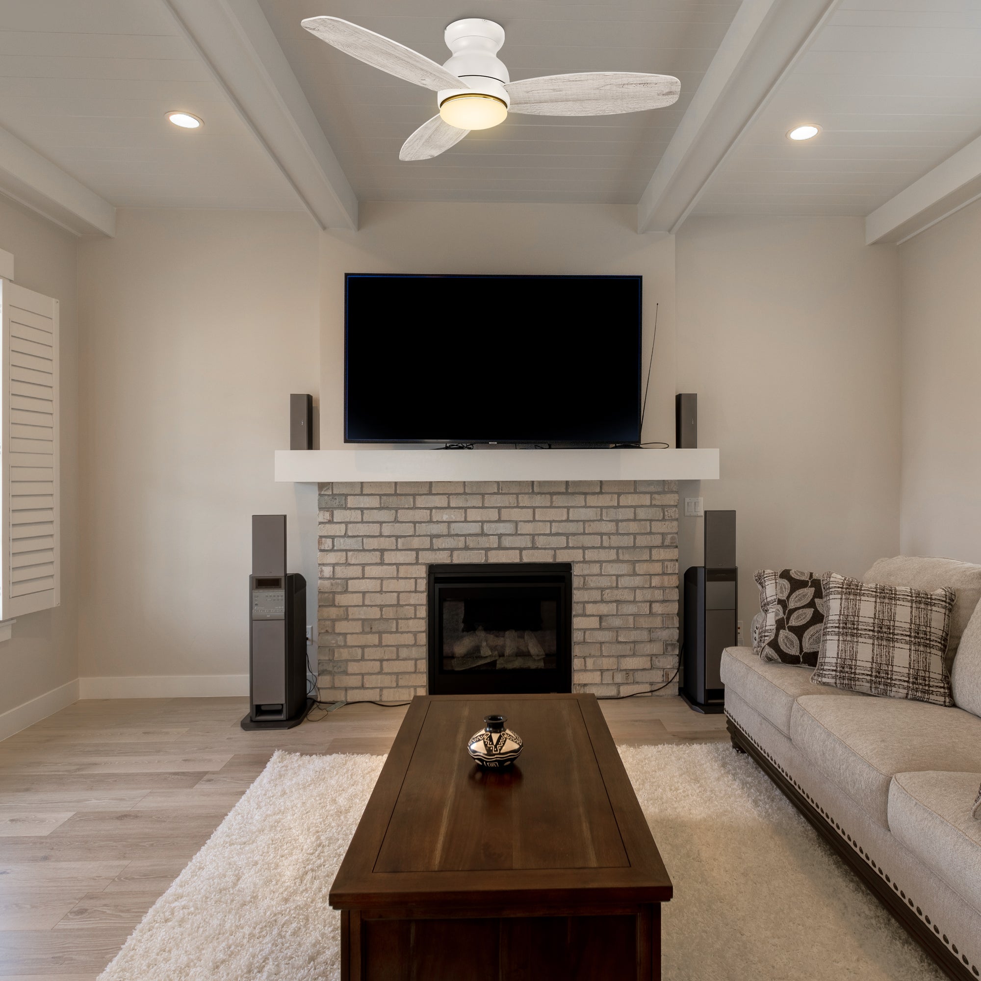 Create the home environment of your dreams with the versatile and powerful Arran 48 inches modern ceiling fan with lights! On the inside, The remote control ceiling fan features advanced motor and lighting technology for energy efficiency and precise control. #color_white-light-wood