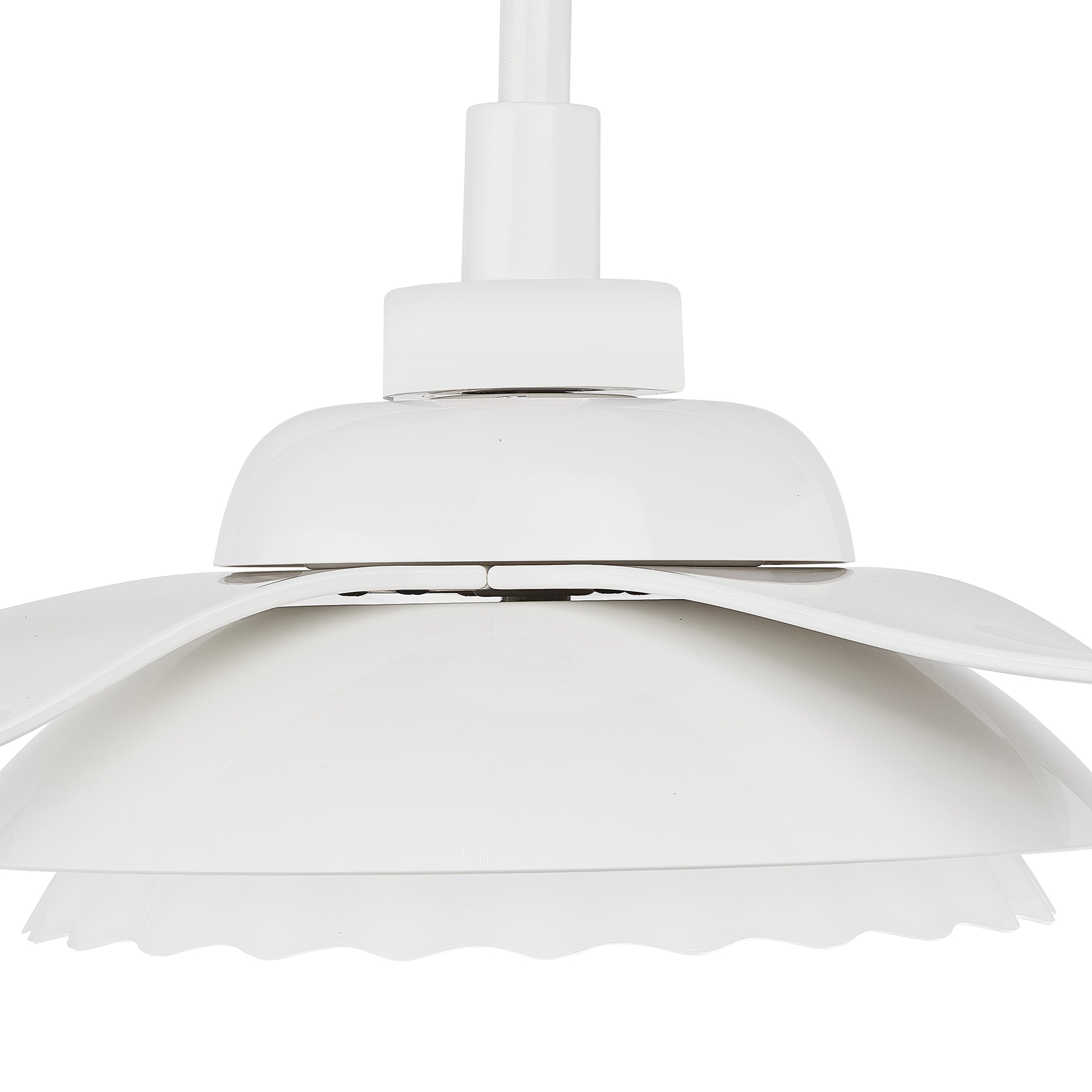 The  Smafan Daisy  52'' smart ceiling fan keeps your space cool, bright, and stylish. It is a soft modern masterpiece perfect for your large indoor living spaces. This Wifi smart ceiling fan is a simplicity designing with White finish, use very strong ABS blades and has an integrated 4000K LED daylight. 